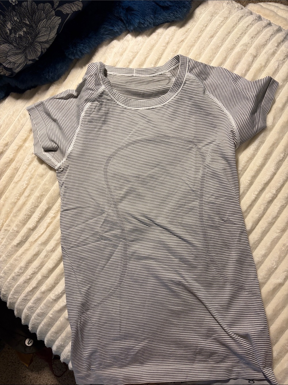 Lululemon short sleeve swiftly, size 8